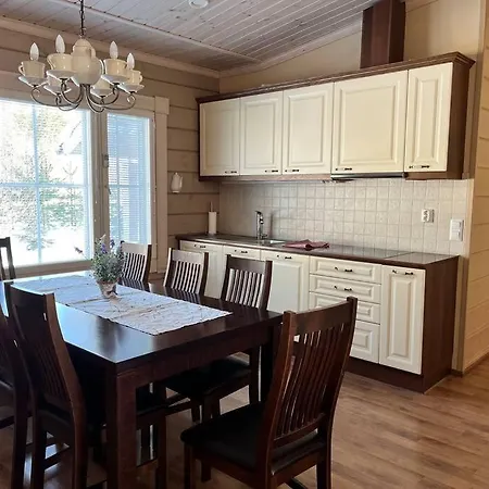 Aleksandra, Laatulomat Juva