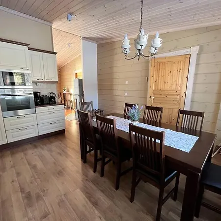 Vila Aleksandra, Laatulomat Juva