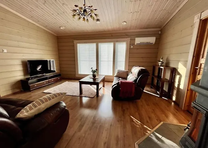 Aleksandra, Laatulomat 别墅 *