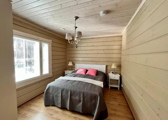 Aleksandra, Laatulomat Juva