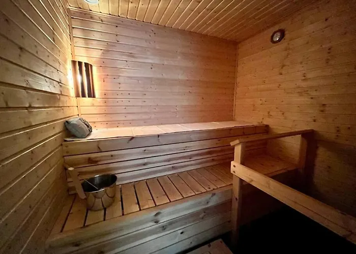 Aleksandra, Laatulomat